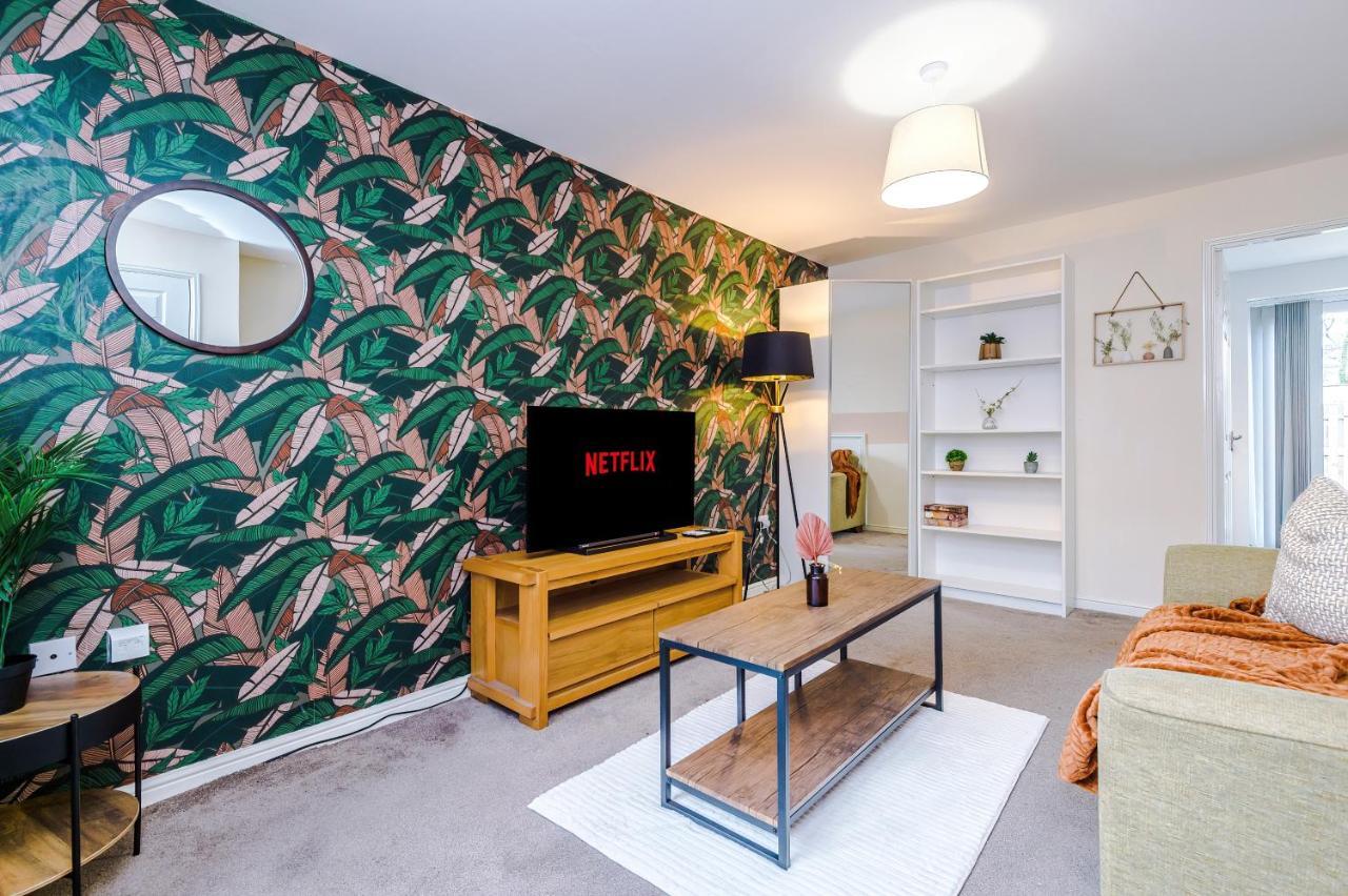 Chic 2 Bed House With Garden & Free Parking Villa Манчестър Екстериор снимка