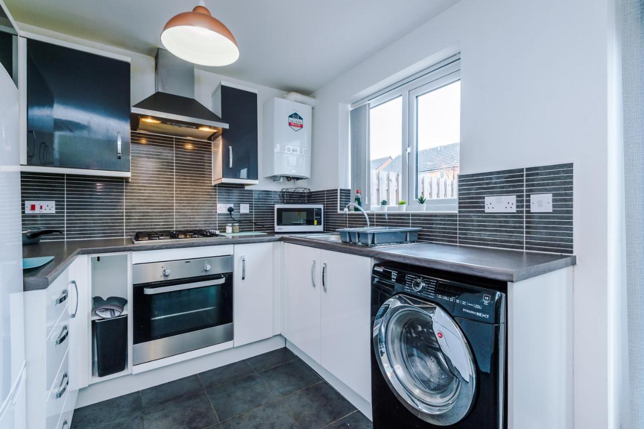 Chic 2 Bed House With Garden & Free Parking Villa Манчестър Екстериор снимка