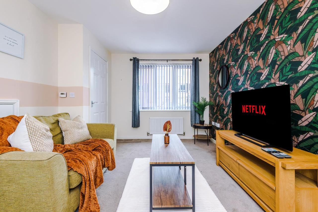 Chic 2 Bed House With Garden & Free Parking Villa Манчестър Екстериор снимка